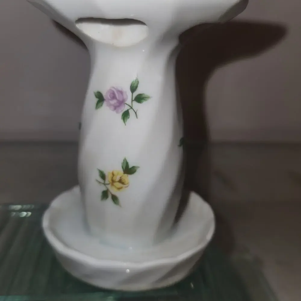 Lara Porcelain discover delightful